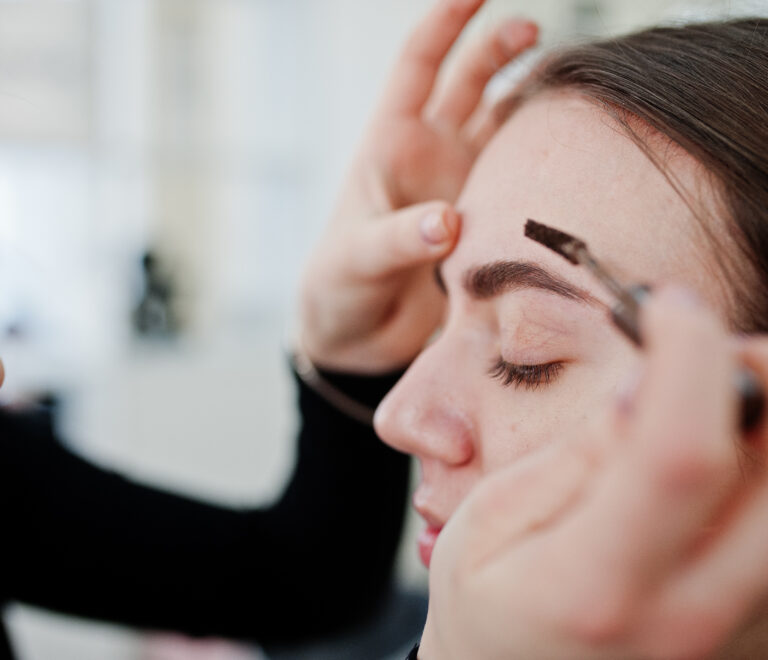 Korekcija i bojanje obrva